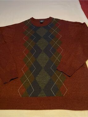 Dockers Men's Rust Crewneck Sweater with Argyle Front